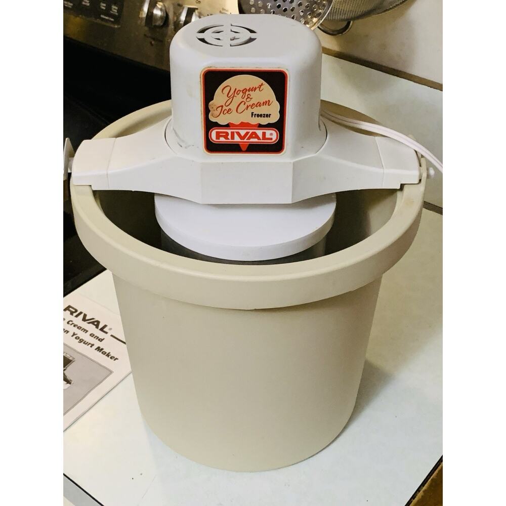 Vintage USA Rival Ice Cream & Yogurt Freezer Peach 4 Quart Electric #8401 As Is